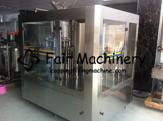 SS316 30BPM Capping Filling Machine Susu Jus Air Cair Untuk Botol 0.6mpa